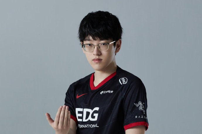 包含EDG战胜IG,Scout中路完美发挥的词条 包含EDG战胜IG,Scout中路完美发挥的词条