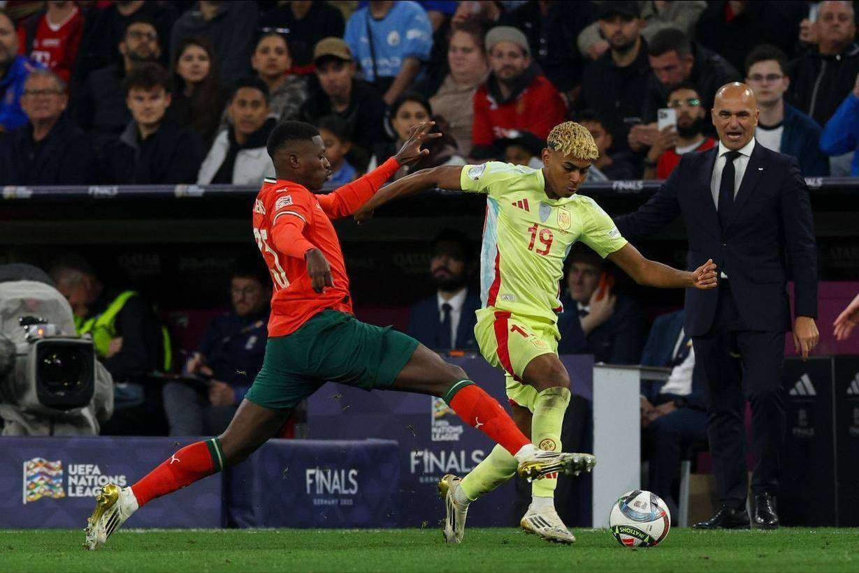 欧国联比赛:阿贾克斯逼平皇家社会的简单介绍 欧国联比赛:阿贾克斯逼平皇家社会的简单介绍