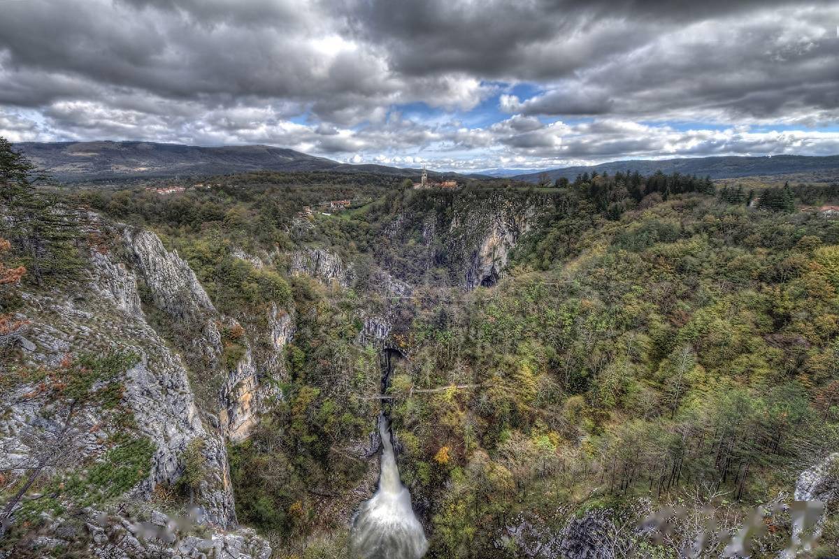葡萄牙悬崖勒马,斯洛文尼亚杀出重围的简单介绍 葡萄牙悬崖勒马,斯洛文尼亚杀出重围的简单介绍