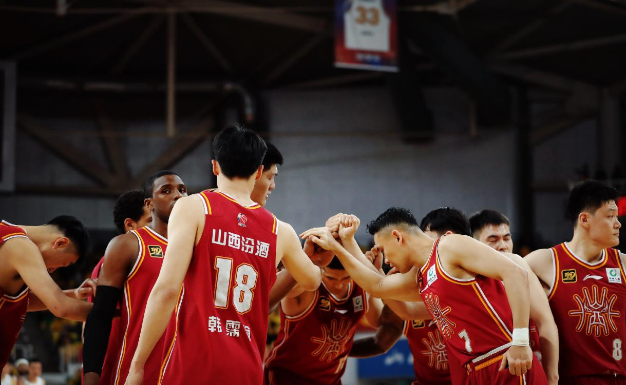山西男篮迎战广西队,赛事激烈 山西男篮迎战广西队,赛事激烈