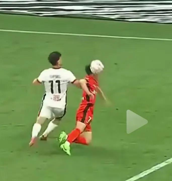 亚洲杯焦点战：国米vs利物浦，碾压引发争议判罚的简单介绍