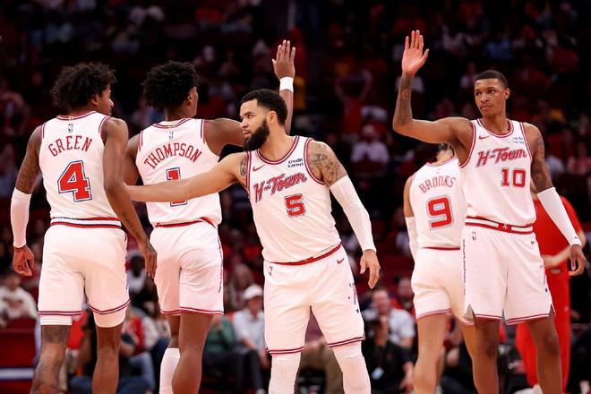 包含圣埃蒂安球队惊险获胜,豪取三分的词条 包含圣埃蒂安球队惊险获胜,豪取三分的词条