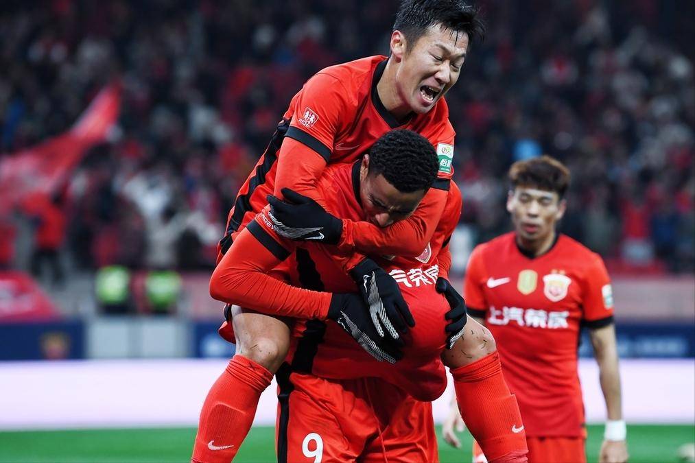 上港主场不敌富力,遭遇连败 上港主场不敌富力,遭遇连败