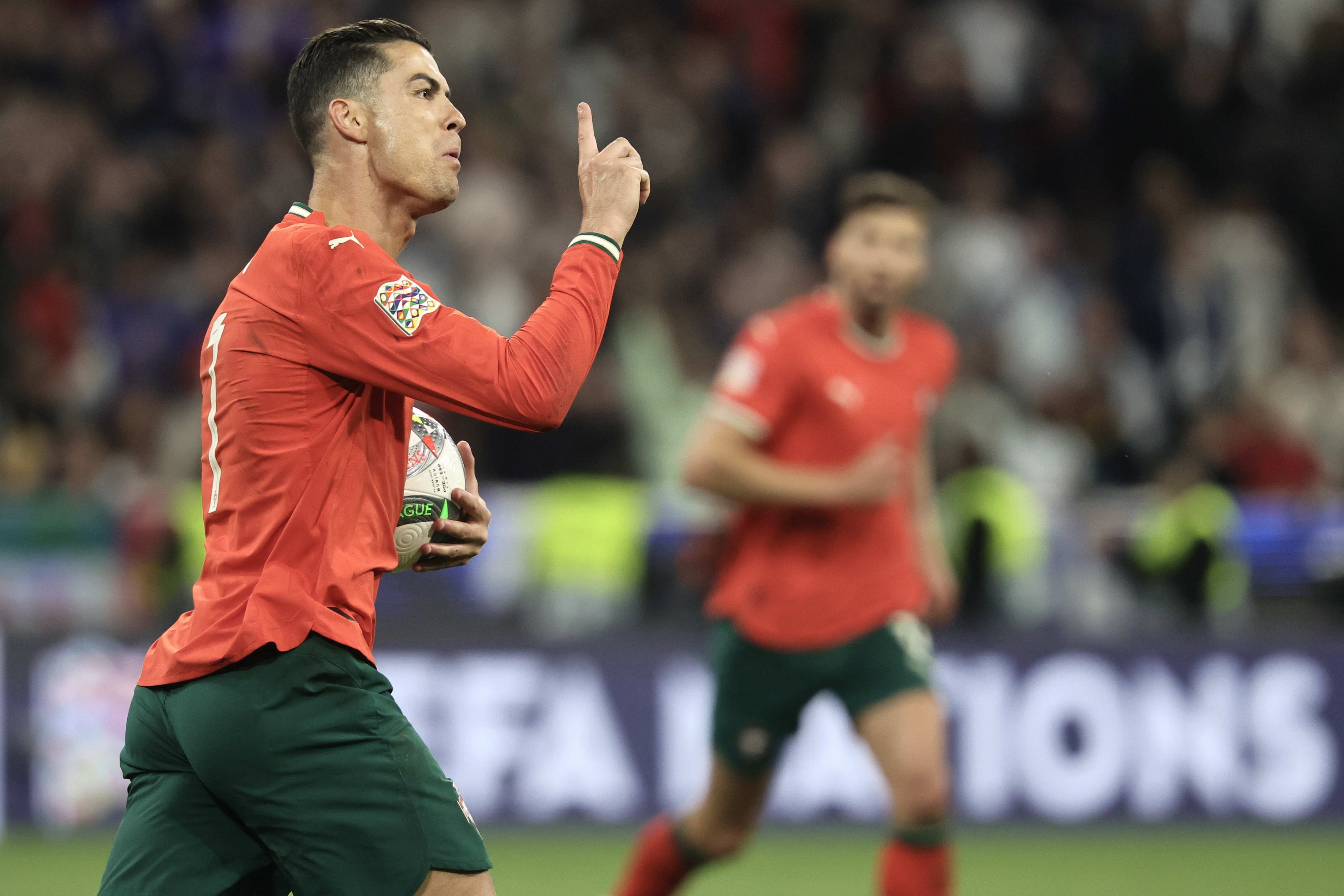 欧洲足球:葡萄牙队全力备战,迎接挑战 欧洲足球:葡萄牙队全力备战,迎接挑战