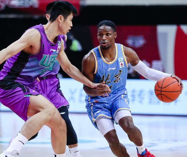 关于熊猫队客场逆袭,领先积分榜的信息 关于熊猫队客场逆袭,领先积分榜的信息