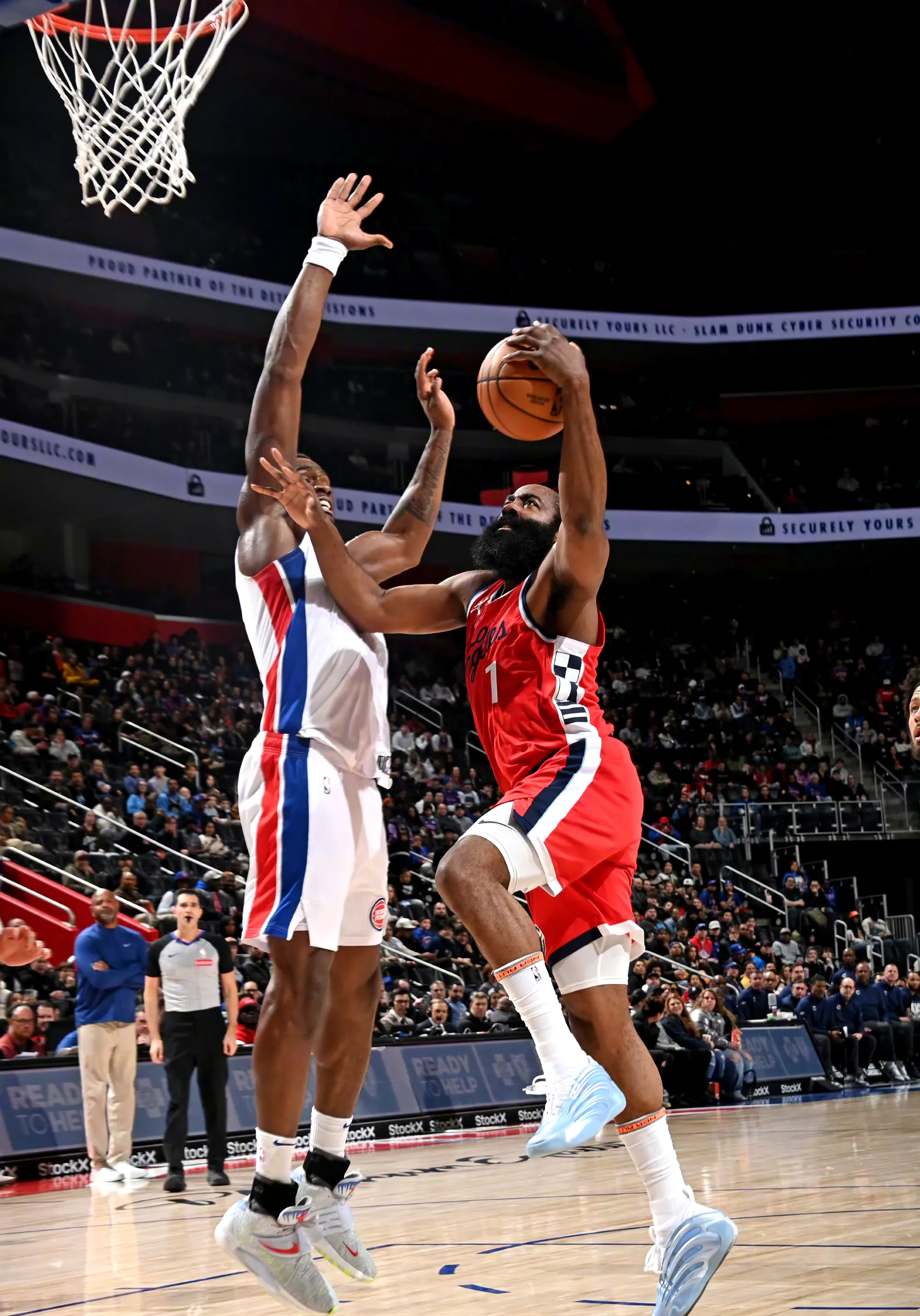 快船翻盘灰熊,米切尔一己之力扛起全队 快船翻盘灰熊,米切尔一己之力扛起全队