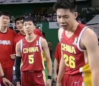 深圳队翻盘鹈鹕，周琦关键制胜