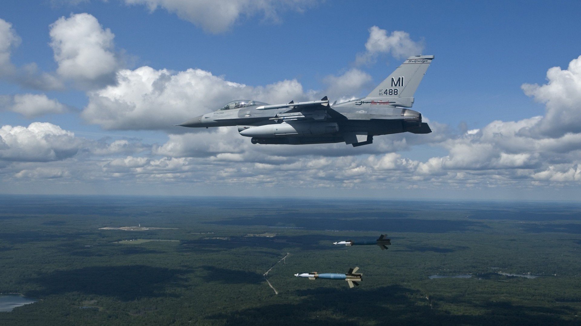 凌空双城记,当雷霆血拼太阳,拉文在美加墨世界杯接管比赛
