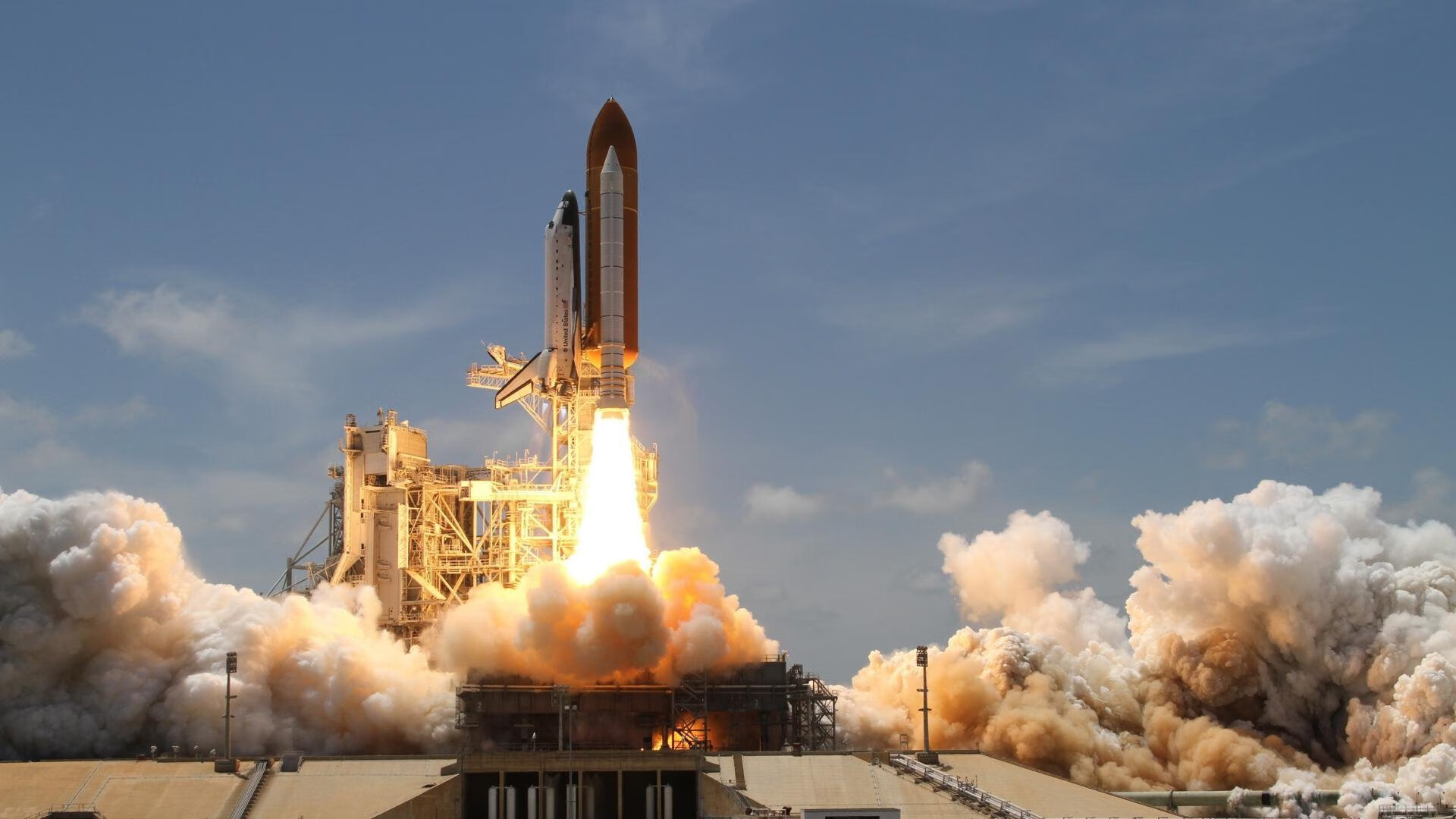 红牛雷霆破长空，维斯塔潘的统治与围场的无声震动