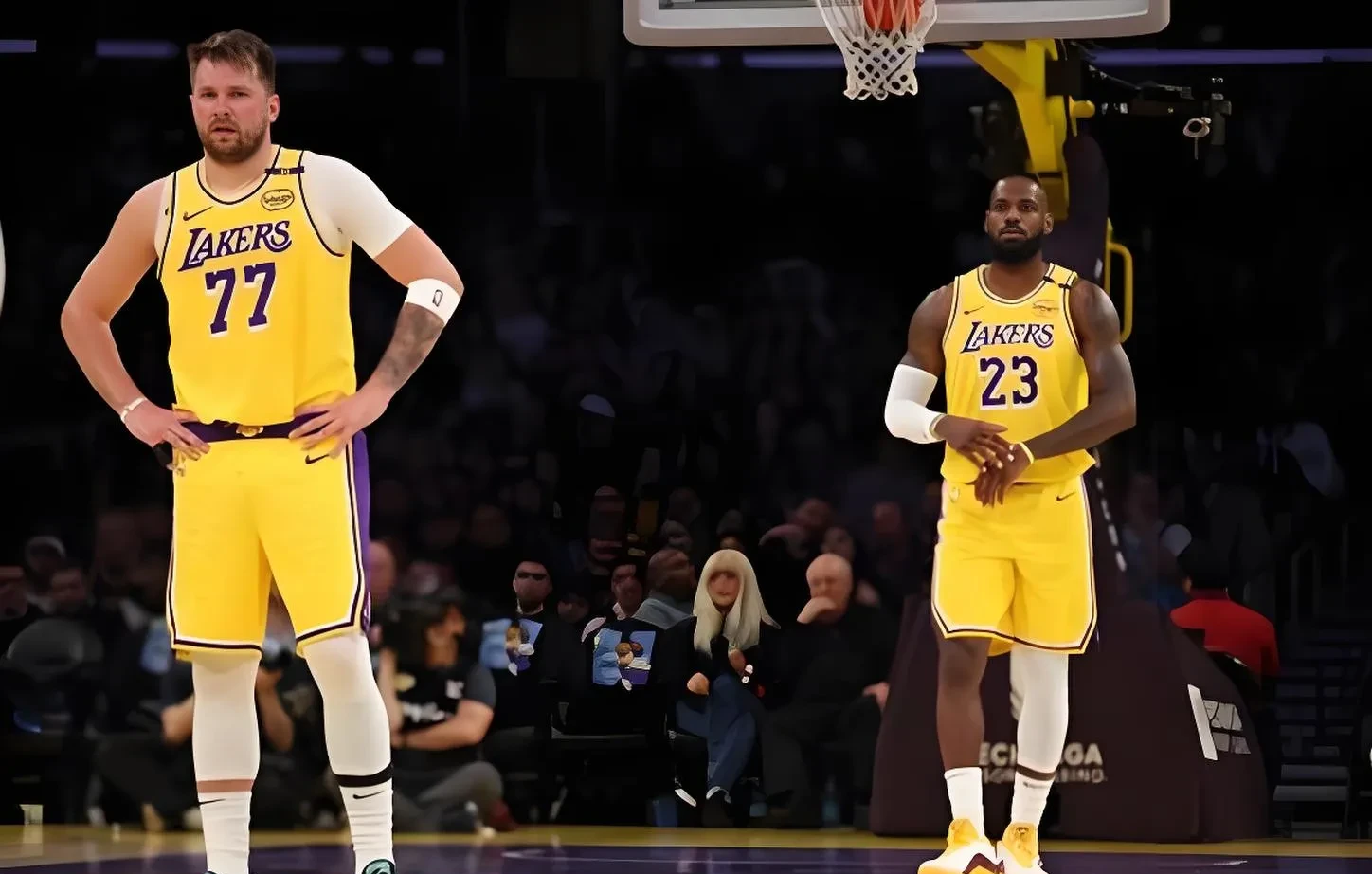 太阳火力压制勇士，詹姆斯在欧冠半决赛接管比赛