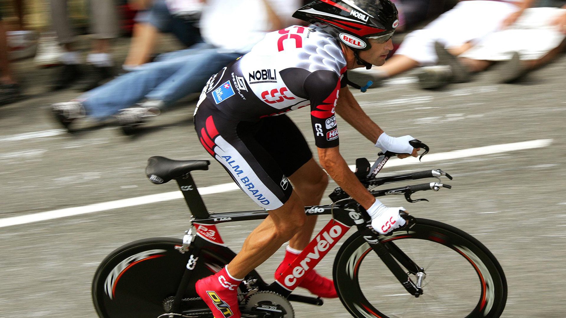 约基奇39+17+11,广东防线在灰熊交响乐指挥家面前形同虚设